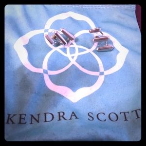 Kendra Scott studded earring
